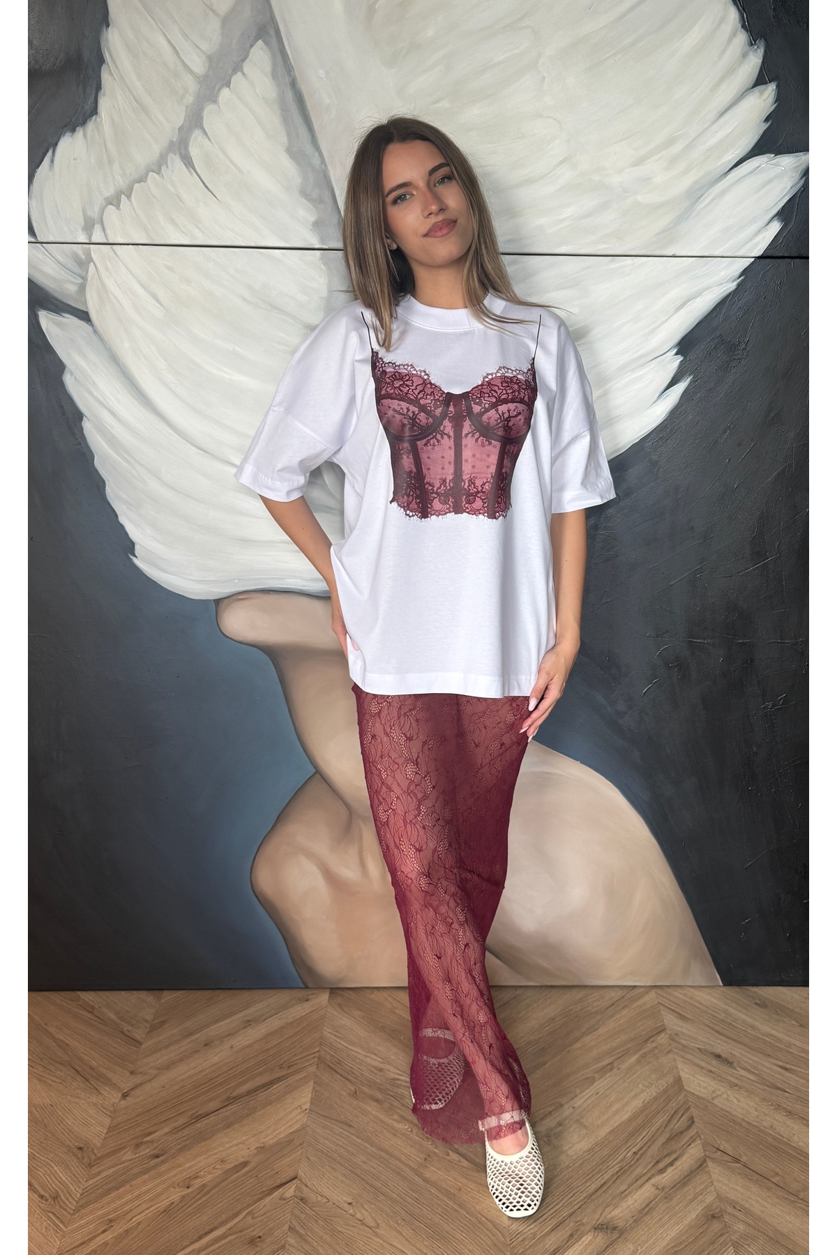Tricou Oversize din Bumbac Organic cu Imprimeu Corset Dantelă Bordo